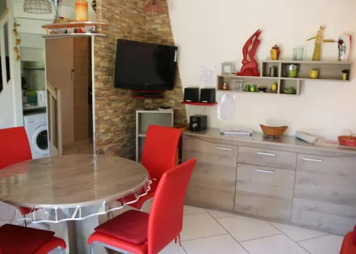 19, Port Vénus Au Village Naturiste * Agde